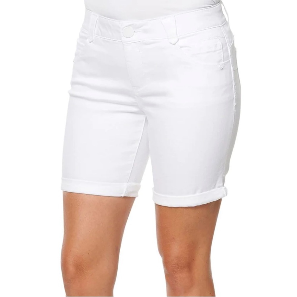 Democracy Womens Roll Cuff Bermuda Shorts.
